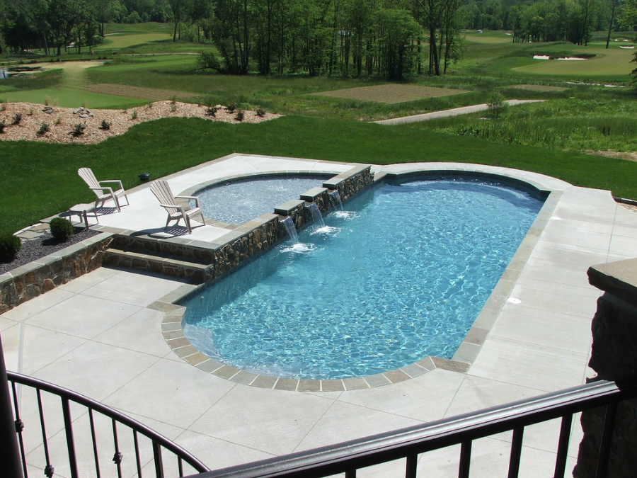 semicircle-tanning-ledge-2